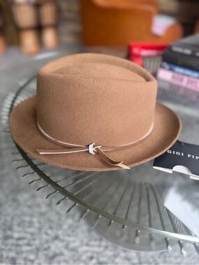 GIGI PIP Tan Felt Fedora with Black Interior Ruth Trilby 59